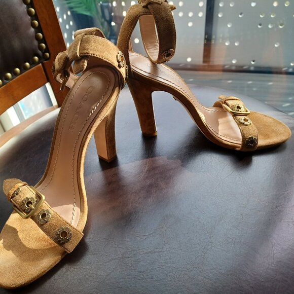 Coach Heels 7 - Picture 8 of 9